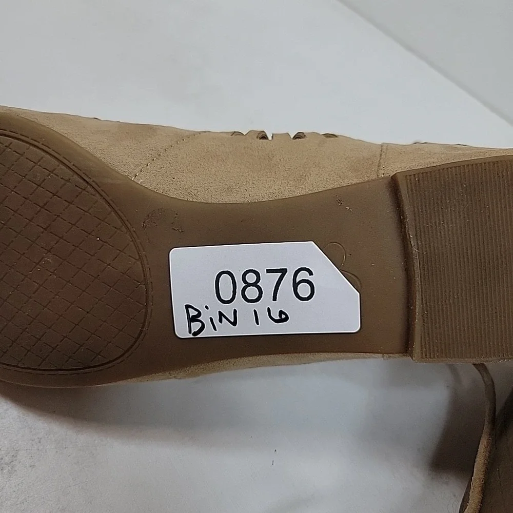 Jessican Simpson 9.5 M Flat Almond Toe Rear Zip Lace Up Non Slip Preppy Trendy